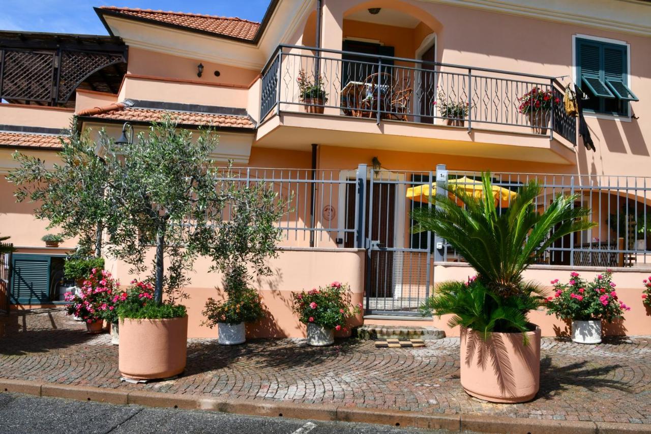 Gli Angeli Agriturismo Villa Cisano sul Neva Exterior photo